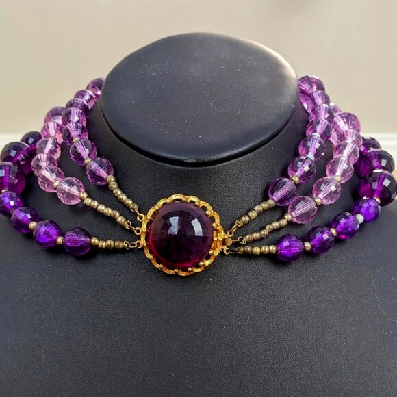 VINTAGE Jewelry - VINTAGE STATEMENT PURPLE CUT GLASS NECKLACE